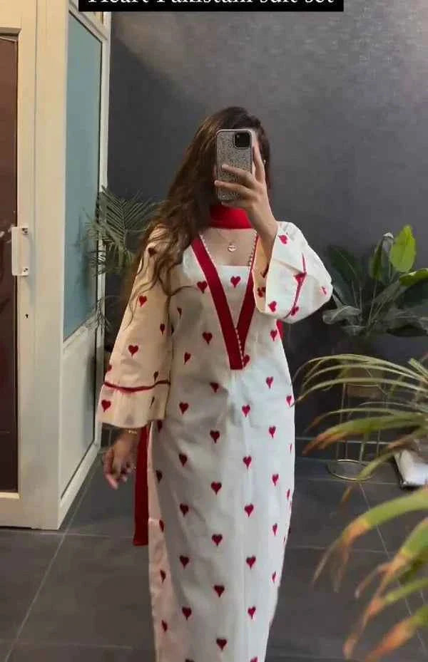 Husn 3Pcs Preet