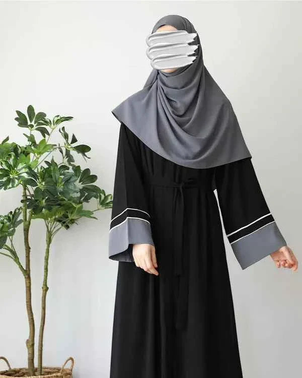 Black Contrast Abaya With Stroller