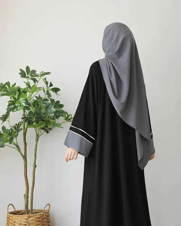 Black Contrast Abaya With Stroller