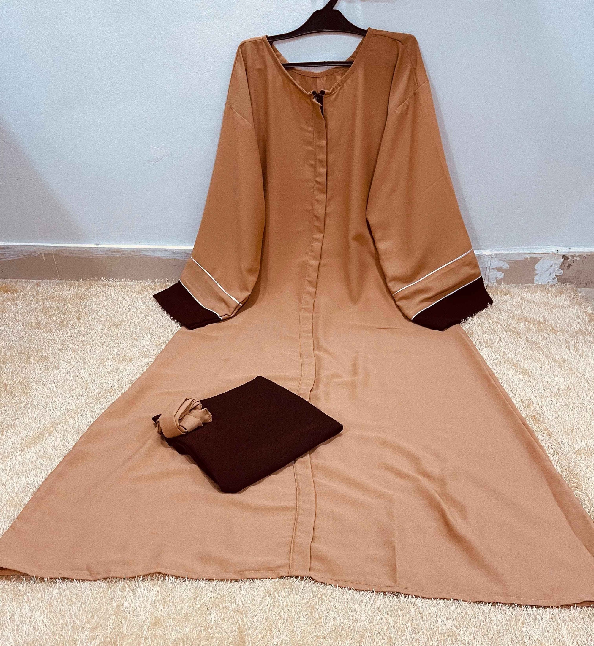 Brown Contrast Abaya With Stroller