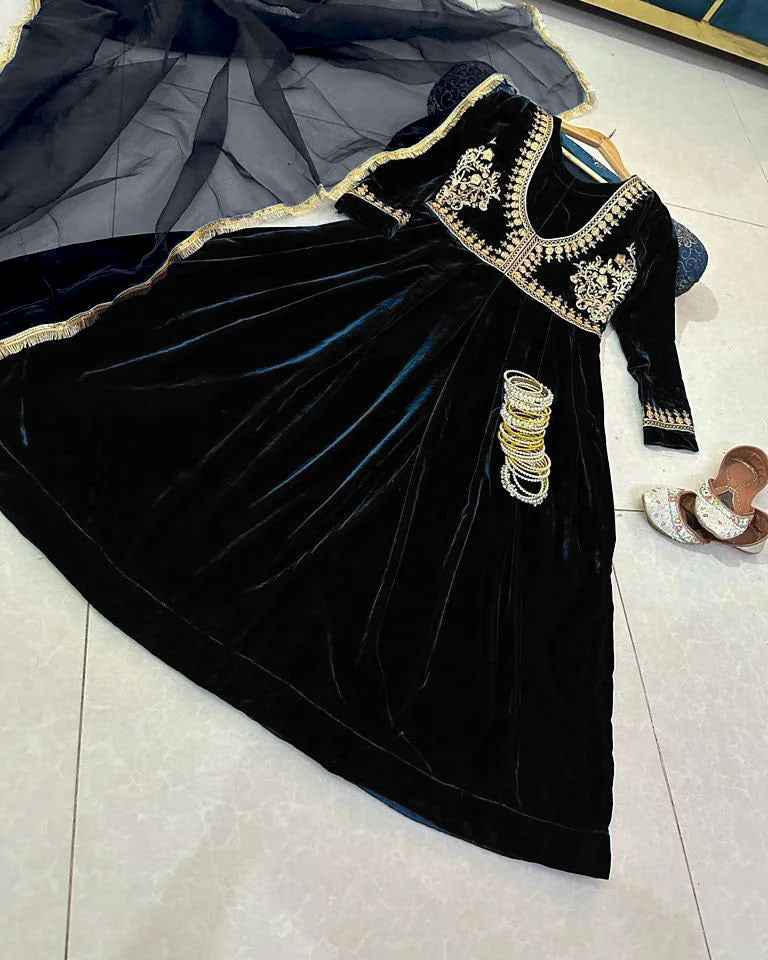 Velvet Embroided Maxi With Lace Dupatta And Trouser