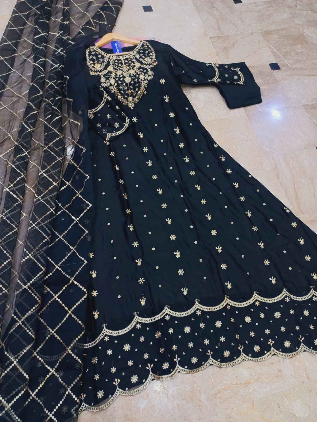 Ajwa Embroidered Maxi